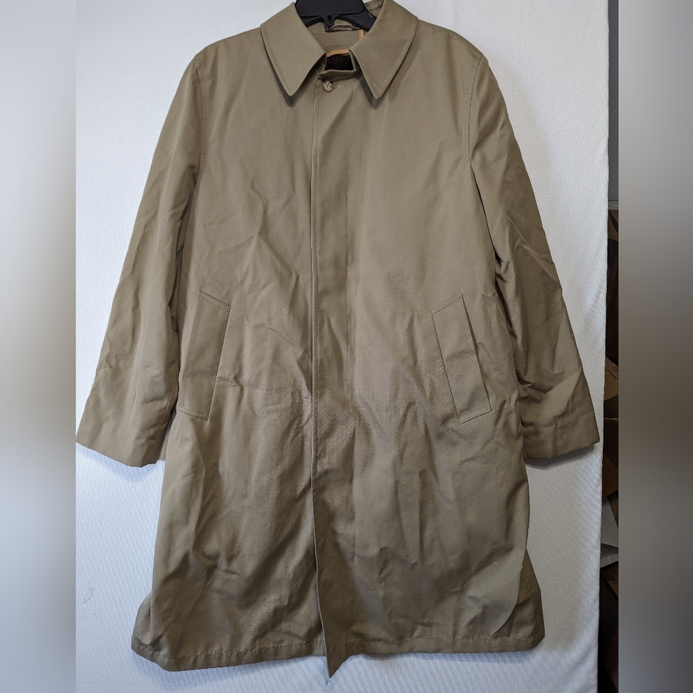 Vintage Austin Manor Beige trench coat size 38